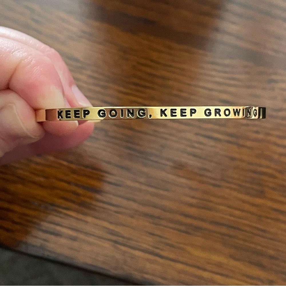 BRAND NEW Mantraband “keep going, keep growing”, gold